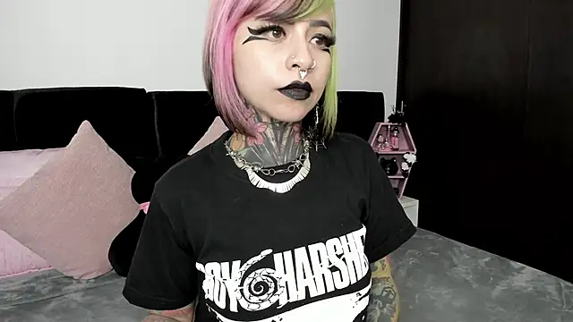 NikkiRamone online show from January 24, 3:02 pm