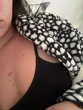 BetinaSoares online show from April 29, 6:14 pm