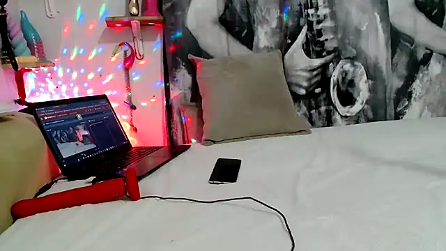 Bitter  online show from November 4, 4:00 pm