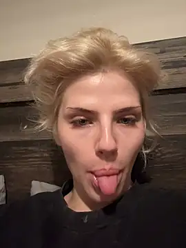 SirenitySirenxx online show from February 1, 6:00 am