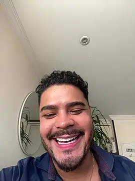 thiagowes online show from July 15, 10:39 pm