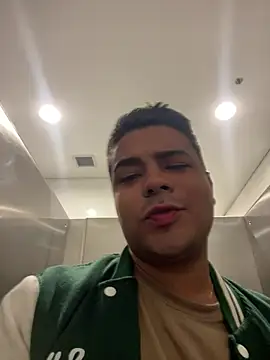 thiagowes online show from May 6, 12:47 am