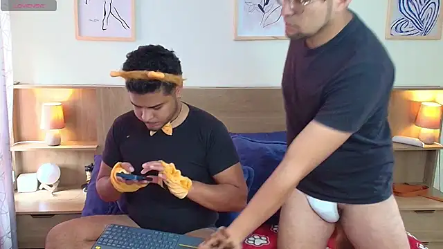 thiagowes online show from October 31, 5:42 pm