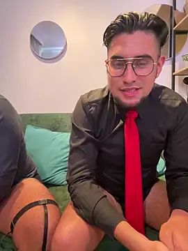 thiagowes online show from November 13, 3:54 am