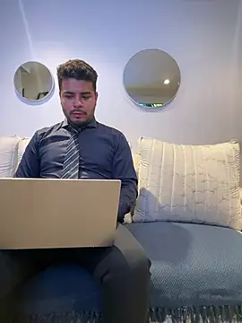 thiagowes online show from February 28, 3:39 am