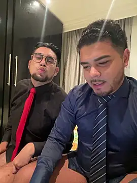 thiagowes online show from November 25, 2:23 am