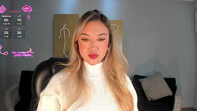 RebeccaHudson online show from March 18, 7:59 pm