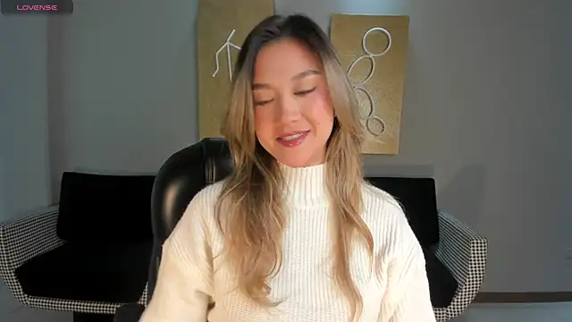 RebeccaHudson online show from October 23, 10:58 am