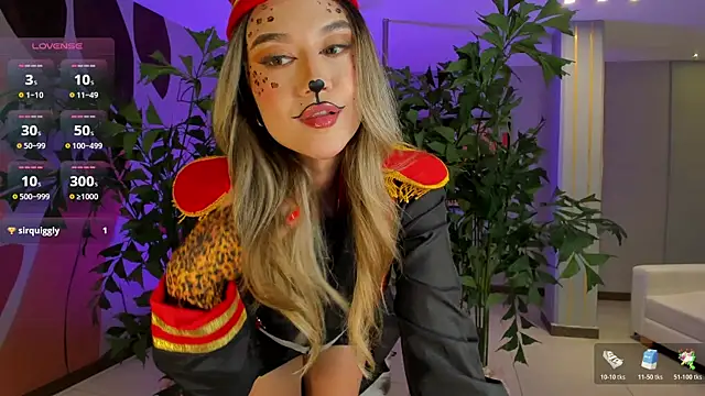 RebeccaHudson online show from October 31, 8:38 pm