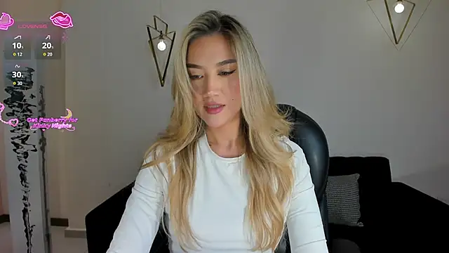 RebeccaHudson online show from January 10, 7:42 pm