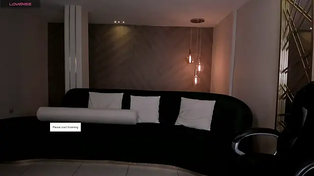 Snapshot of RebeccaHudson chatting on April 27, 7:34 pm RebeccaHudson online show from April 27, 7:34 pm
