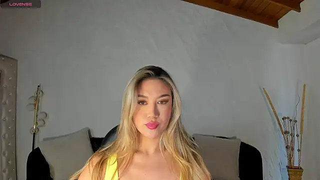 Snapshot of RebeccaHudson chatting on June 25, 7:41 pm RebeccaHudson online show from June 25, 7:41 pm