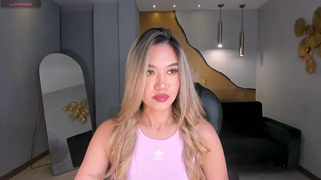 RebeccaHudson online show from March 25, 7:24 pm