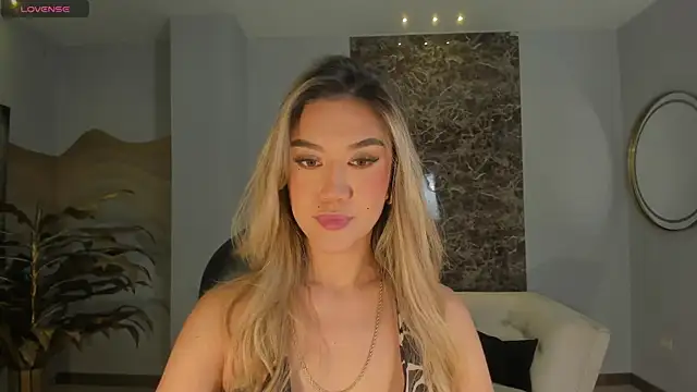 RebeccaHudson online show from April 5, 5:41 pm