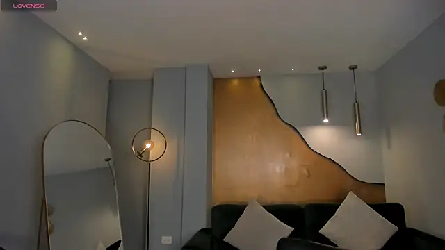 RebeccaHudson online show from December 3, 7:46 pm