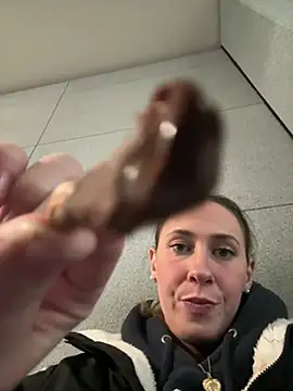 Snapshot of M1ssyk1ssy chatting on January 22, 3:07 pm M1ssyk1ssy online show from January 22, 3:07 pm