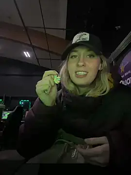 Snapshot of M1ssyk1ssy chatting on January 4, 12:05 am M1ssyk1ssy online show from January 4, 12:05 am