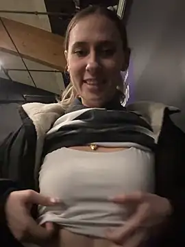 Snapshot of M1ssyk1ssy chatting on January 23, 2:02 am M1ssyk1ssy online show from January 23, 2:02 am