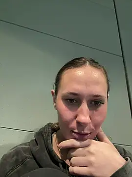 Snapshot of M1ssyk1ssy chatting on December 27, 5:16 pm M1ssyk1ssy online show from December 27, 5:16 pm