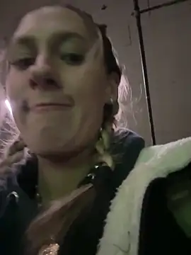 Snapshot of M1ssyk1ssy chatting on January 16, 3:23 am M1ssyk1ssy online show from January 16, 3:23 am