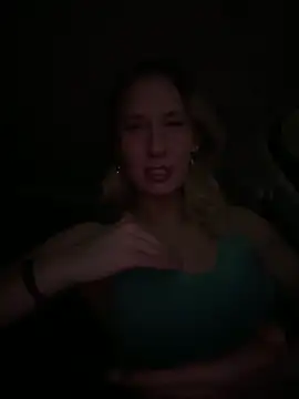 Snapshot of M1ssyk1ssy chatting on December 23, 1:51 am M1ssyk1ssy online show from December 23, 1:51 am