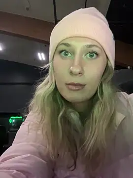 Snapshot of M1ssyk1ssy chatting on December 28, 9:30 pm M1ssyk1ssy online show from December 28, 9:30 pm