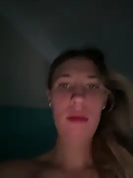 Snapshot of M1ssyk1ssy chatting on January 5, 6:13 pm M1ssyk1ssy online show from January 5, 6:13 pm