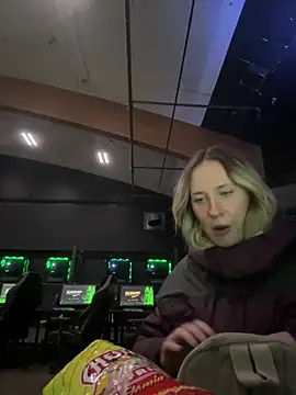 Snapshot of M1ssyk1ssy chatting on December 22, 7:21 pm M1ssyk1ssy online show from December 22, 7:21 pm