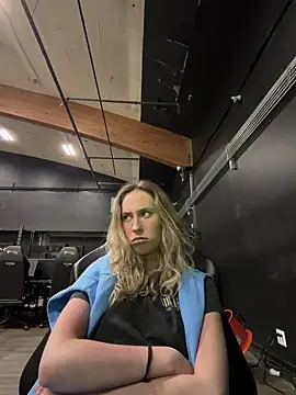 M1ssyk1ssy online show from March 25, 9:03 pm