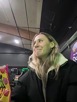 Snapshot of M1ssyk1ssy chatting on January 28, 1:18 am M1ssyk1ssy online show from January 28, 1:18 am