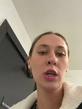 Snapshot of M1ssyk1ssy chatting on January 15, 1:02 am M1ssyk1ssy online show from January 15, 1:02 am