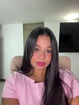 Snapshot of Aitana98_ chatting on June 1, 11:59 pm Aitana98 online show from June 1, 11:59 pm