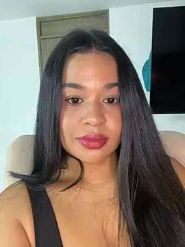 Snapshot of Aitana98_ chatting on February 15, 1:50 am Aitana98 online show from February 15, 1:50 am