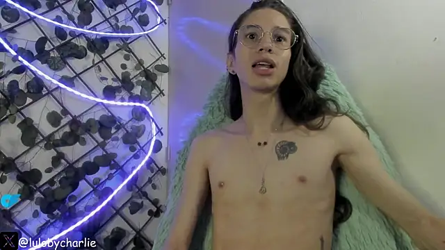 vodkadelulo online show from March 20, 6:36 am