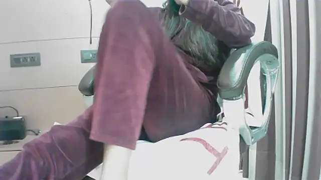 collage hoty online show from December 16, 4:22 pm