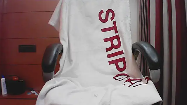 collage hoty online show from December 17, 4:56 pm