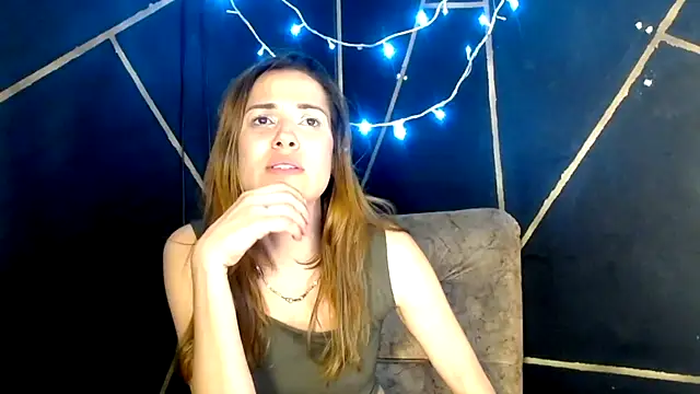 Snapshot of camilawm19 chatting on April 2, 4:35 pm camilawm19 online show from April 2, 4:35 pm