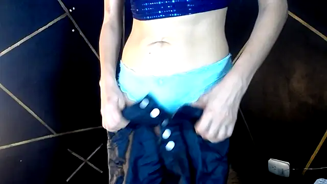 Snapshot of camilawm19 chatting on April 4, 11:11 pm camilawm19 online show from April 4, 11:11 pm