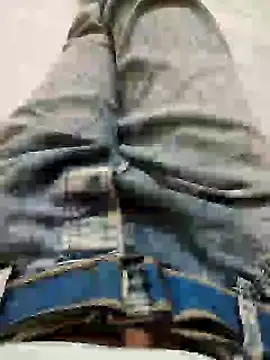 Snapshot of MDALAMIN007 chatting on December 6, 8:32 am MDALAMIN007 online show from December 6, 8:32 am