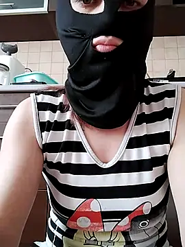 ladyrrr online show from April 5, 1:18 pm