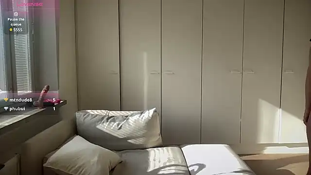 MilkyHoneyLullabies online show from March 23, 12:49 pm