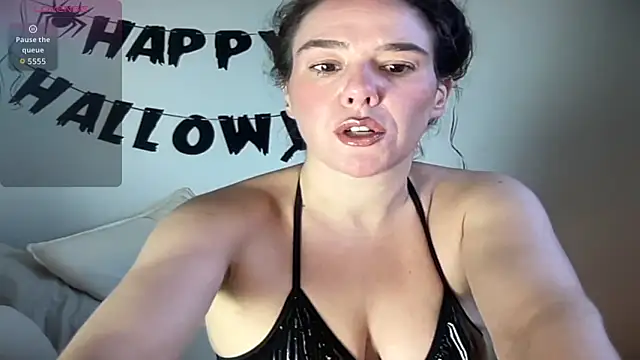 MilkyHoneyLullabies online show from October 31, 1:08 pm