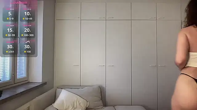 MilkyHoneyLullabies online show from April 27, 7:50 am