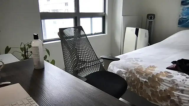 Snapshot of Gingerbushguy chatting on February 6, 7:29 pm Gingerbushguy online show from February 6, 7:29 pm