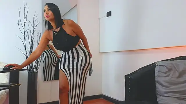 almaa 18 online show from November 15, 3:43 am