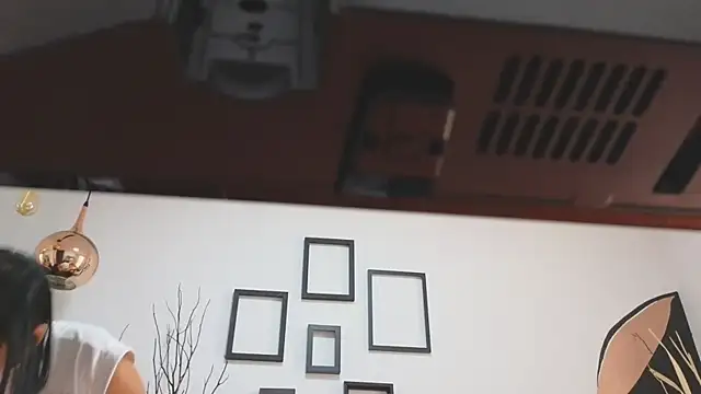 Snapshot of almaa_18 chatting on March 15, 2:45 pm almaa 18 online show from March 15, 2:45 pm