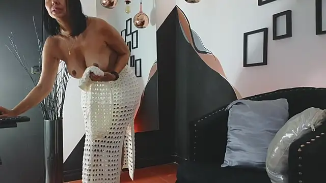 Snapshot of almaa_18 chatting on March 11, 7:57 am almaa 18 online show from March 11, 7:57 am