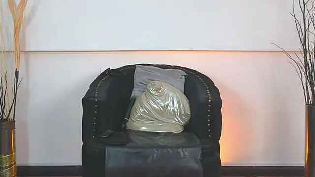 Snapshot of almaa_18 chatting on October 31, 4:31 am almaa 18 online show from October 31, 4:31 am