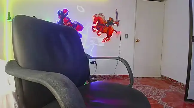 Snapshot of sweetie_tsgirl_ chatting on December 2, 7:53 am sweetie tsgirl  online show from December 2, 7:53 am