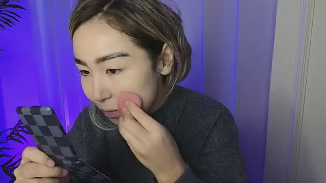 Deiri Delightful online show from December 6, 5:58 am